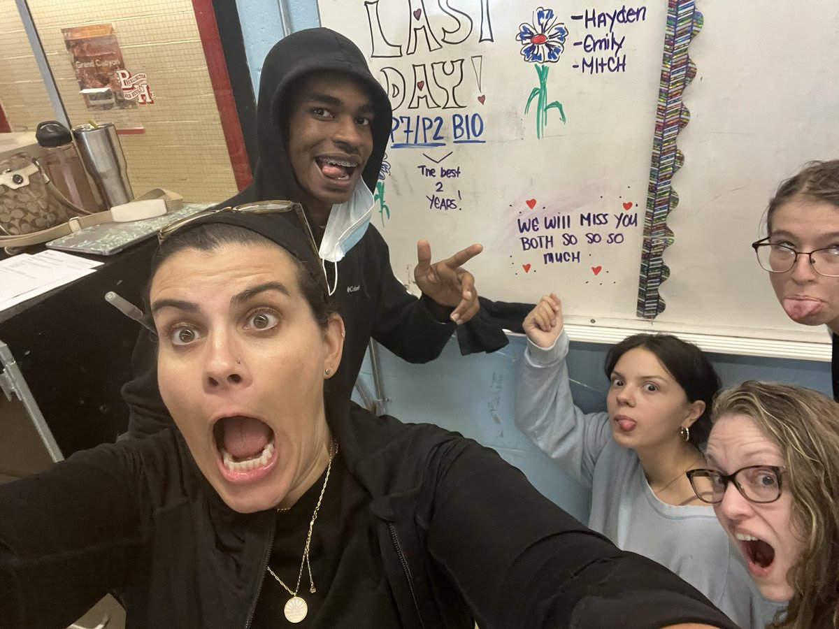 JillMacGraham's tweet photo. Two years with this crew! 360 days of Biology fun!! #lastday
 @sjadl12 https://t.co/vkWjlrefIF