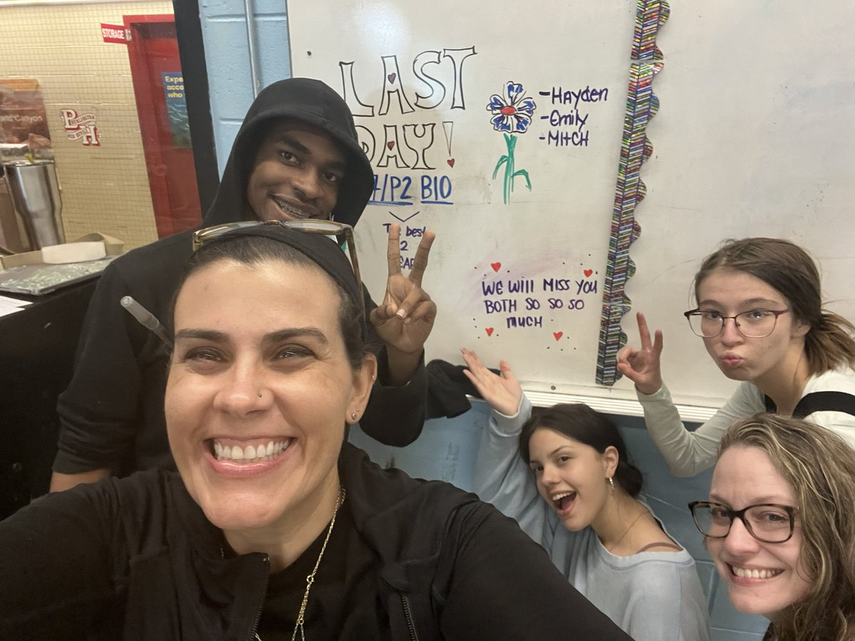 JillMacGraham's tweet photo. Two years with this crew! 360 days of Biology fun!! #lastday
 @sjadl12 https://t.co/vkWjlrefIF