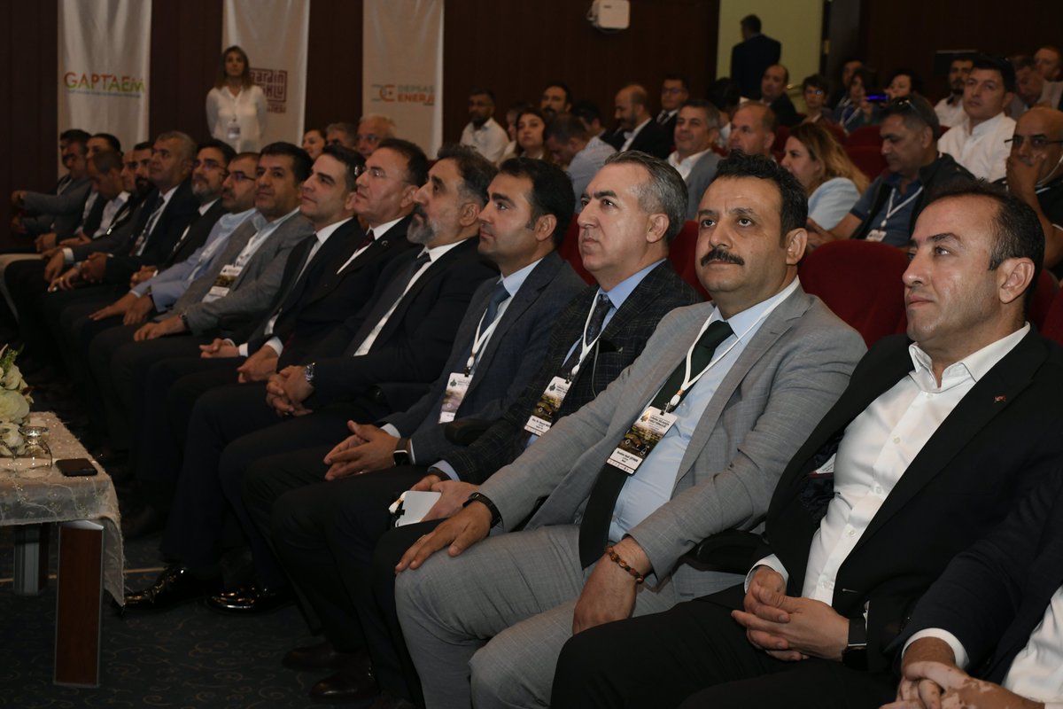 gaptaem's tweet photo. Tarımsal Sulamada Enerji Verimliliği Kongre Ve Çalıştayı
@gap_idaresi  Başkanlığı, GAP Tarımsal Araştırma Enstitüsü Müdürlüğü işbirliği ve @mardinartuklu 
Üniversitesi ev sahipliğinde ‘’Tarımsal Sulamada Enerji Verimliliği Kongre ve Çalıştayı’’ düzenlendi. https://t.co/65HpfD1sxv