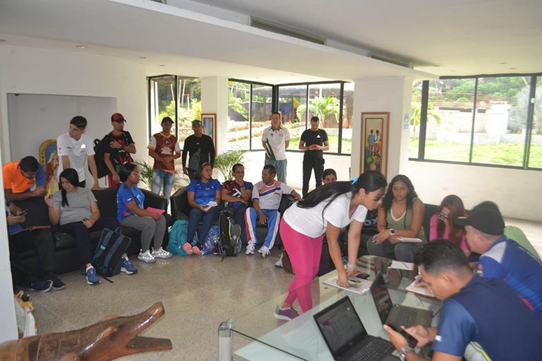 #SEPA📢 Realizado congresillo técnico de bádminton para afinar detalles al campeonato nacional menor en Guárico

Más información ⬇️
👁‍🗨 tinyurl.com/yc4rm7fd

#Guárico
#VivaElPoderPopular 
#GuáricoProducciónIndetenible
