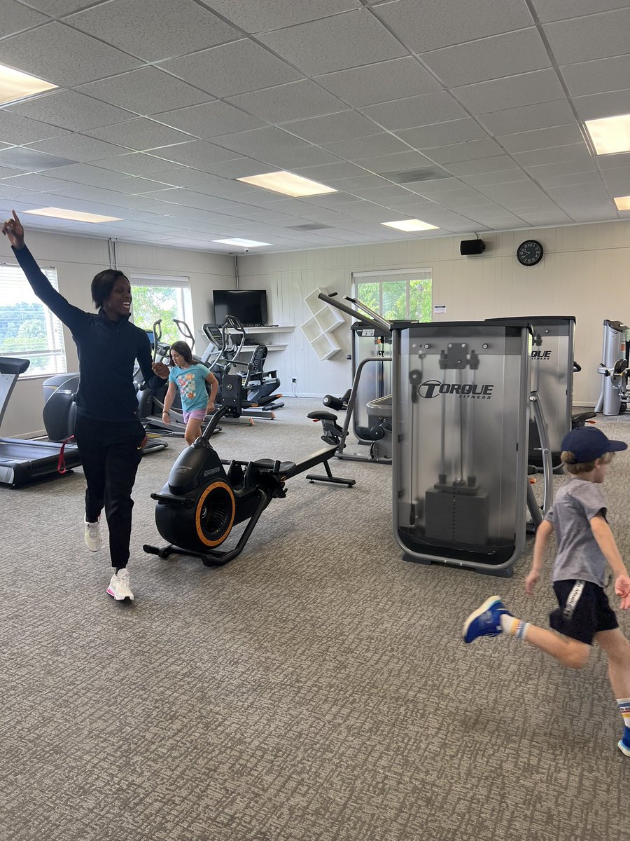 Our HHCC Summer Camp this week featured Youth Sport training with Jaz Gordon! If you didn’t know our personal trainer, Jaz, offers individual &amp; small group training for youth as well as adults! 

Our campers 🥰 working with her! 
#HolstonHillscc #McconnellGolf #SummerFun #Summer