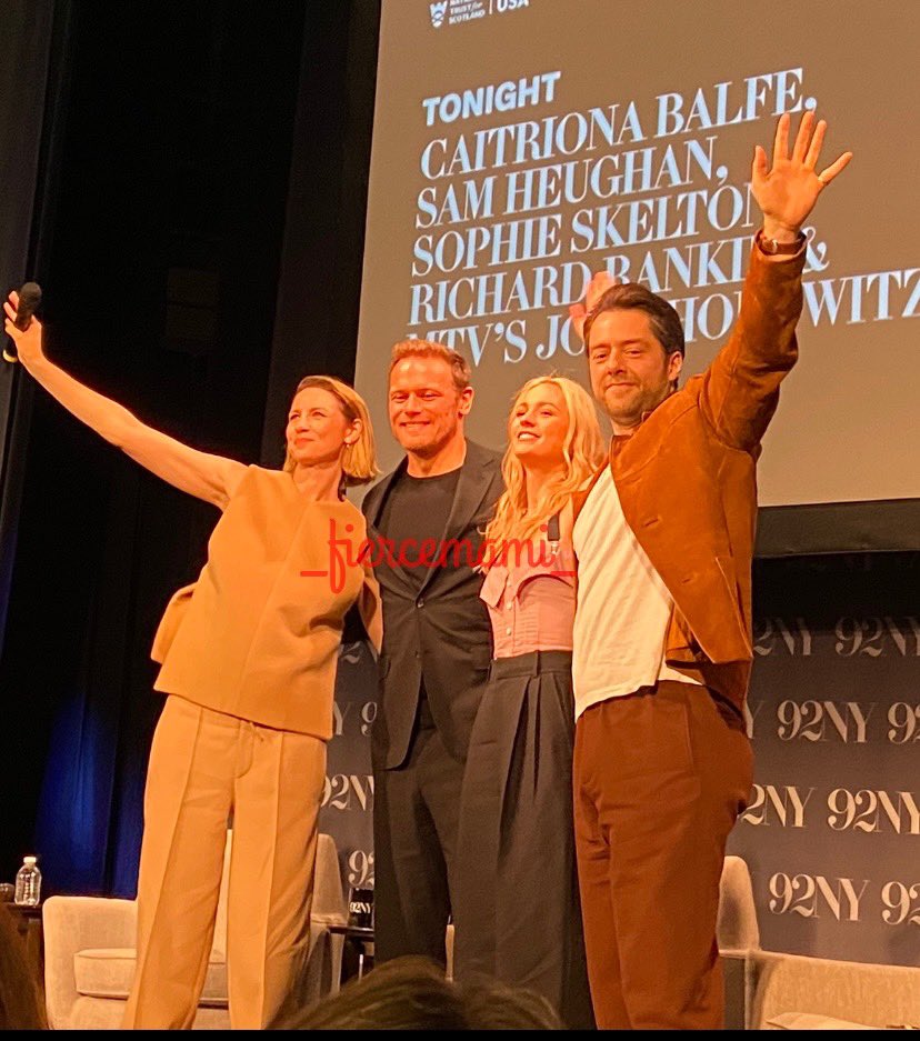 gutierrez4541's tweet photo. No Words! The picture speaks for itself. Amazing night @92ndStreetY with @SamHeughan @caitrionambalfe @SkeltonSophie & @RikRankin Thank you @nts_usa for making this possible. #frasersmackenzie #fraserridge Shout out to @joshuahorowitz ๐๐ https://t.co/7e305Bu9dO