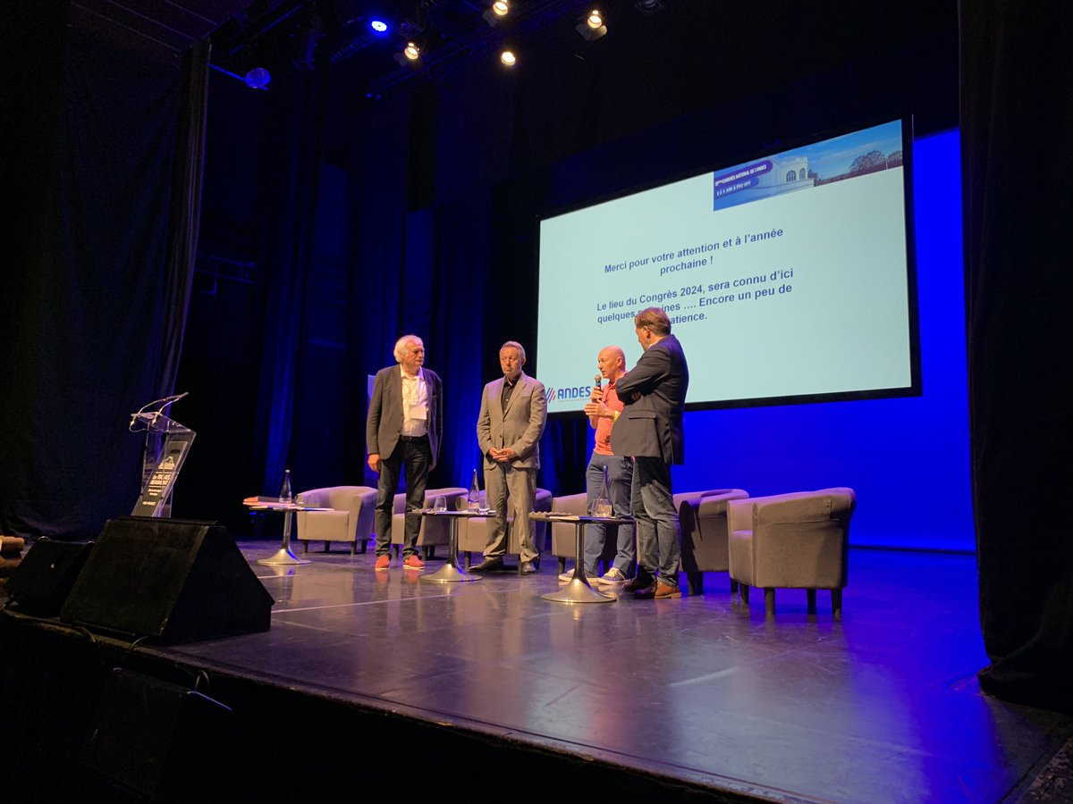 ReseauAndes's tweet photo. [#congresANDES] l’ANDES est ravie de signer une convention avec la Fondation du sport Français  en présence de Thierry Braillard, Président de la @fondationsport, pour collaborer sur le financement privé et le mécénat dans le sport. https://t.co/5WO4BVKeCQ