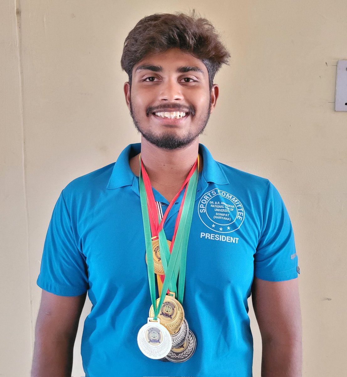Anirvan_15's tweet photo. Itne medals jeeto ki saare batches ki g@@nd jal jaaye #dbra https://t.co/lPthVZ0hu8