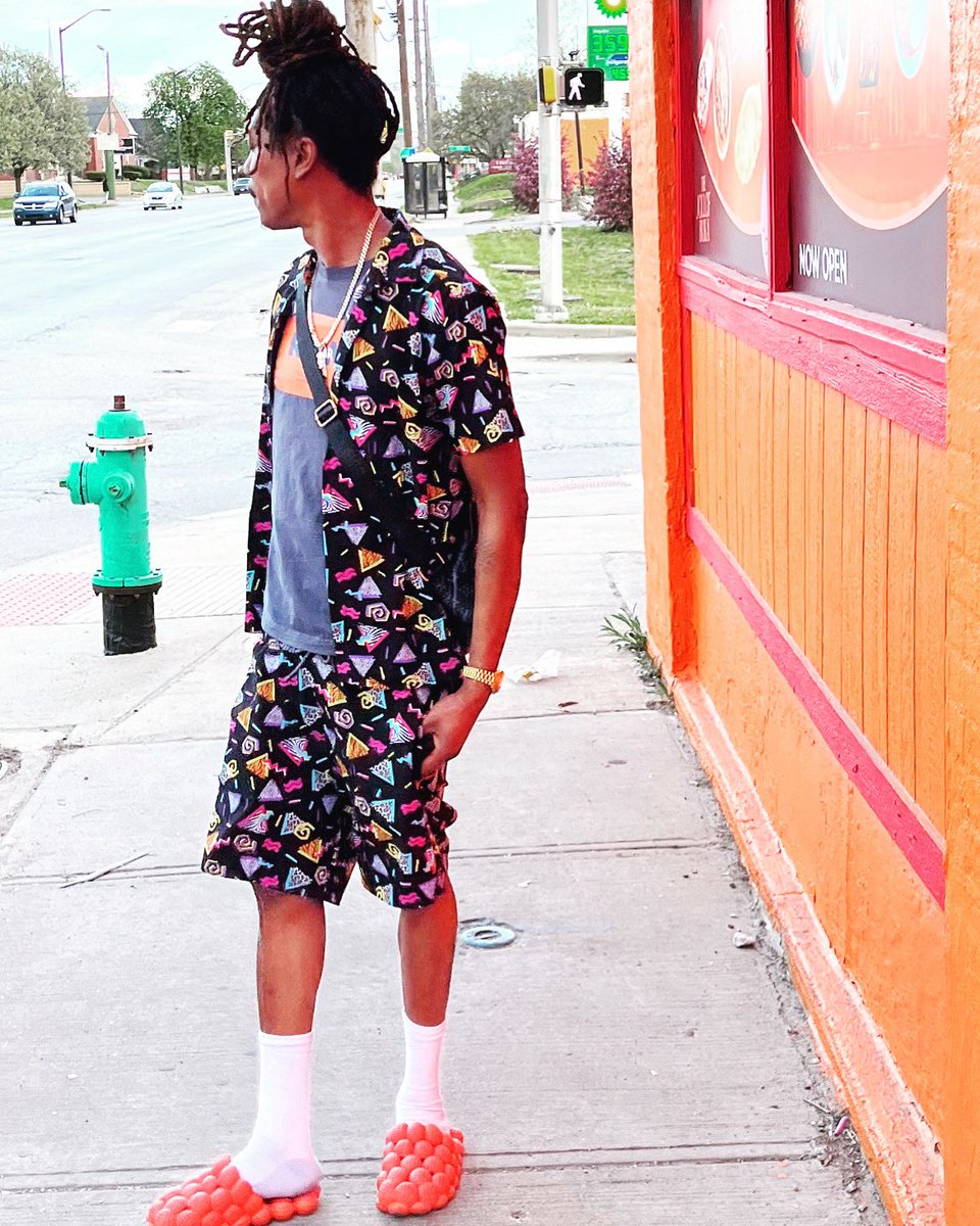 feezydat's tweet photo. Outside! https://t.co/TyyHJ4fdyc
