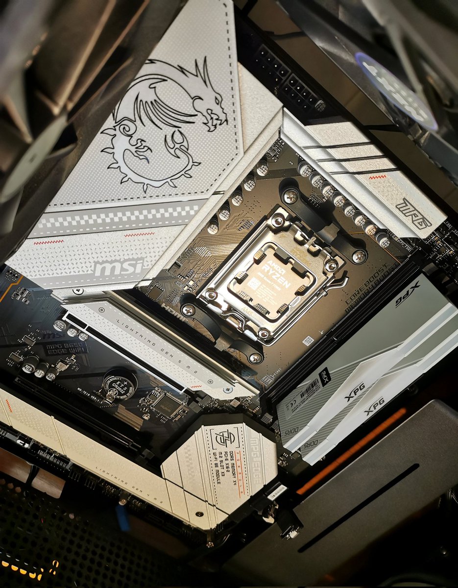 Hay_Haylstorm's tweet image. How pretty is this card!!! Thank you so much to my stream community for making this possible and thank you to @jimmnybillybob &amp;amp; @HinataruAsakura for your help. My dream white setup is slowly becoming a reality! #pcupgrade
