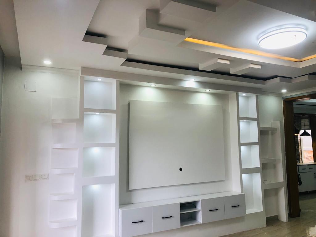 STUNNING HOUSE LISTED FOR SALE AT KIMIRONKO, KIGALI(RWANDA)

Descriptions:
PRICE: 220M($196,000) NEGOTIABLE 

* 5bedrooms
*5 bathrooms 
*stock
*modern kitchen
*Sitting and dining room
*big parking
* outside quarters, etc.
Contacts: +250780641757
Website: rwandarealtor.com