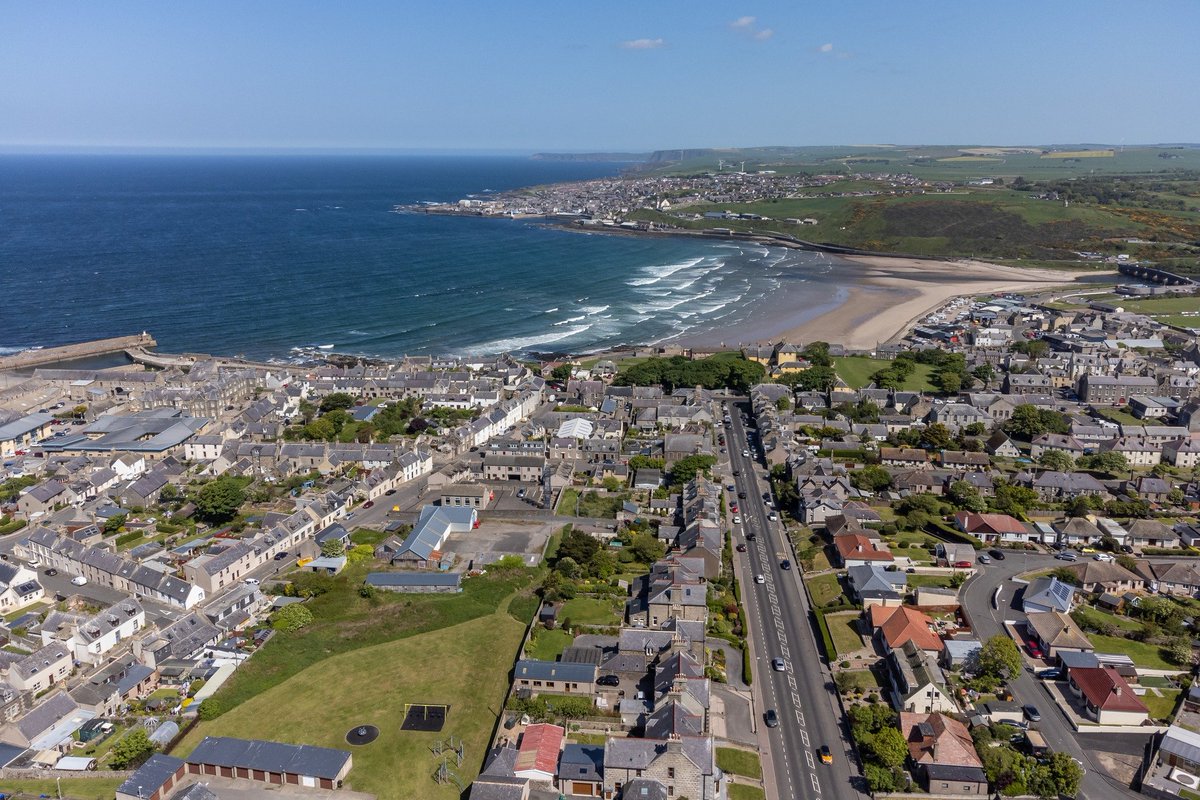 Galbraith_ABD's tweet image. NEW LISTING | BRYMOR, BANFF🌊

A substantial family 3/4 bed family home with generous room dimensions &amp;amp; versatile accommodation. Just imagine being a 5 min walk from Banff beach?

☎️ 01224 860710
💻 tinyurl.com/5cttma6j

#Banff #LoveWhereYouLive #ExpertsInOurField #MorayFirth