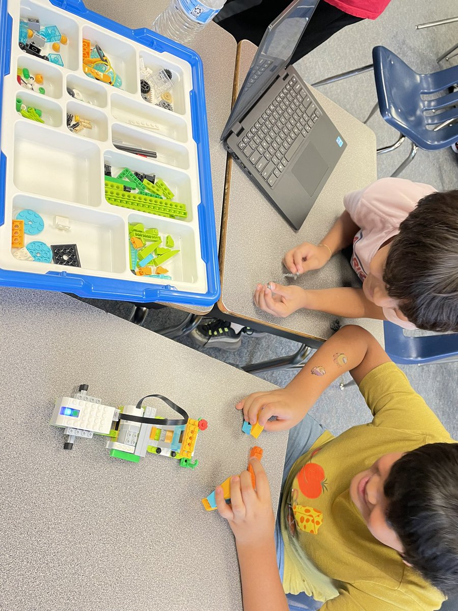 MrsBarronHornEl's tweet image. First week of #AliefSTEMCamp23 is done. But we still have one more week of learning and fun! @aliefstem @AliefScience #RoboticsRocks