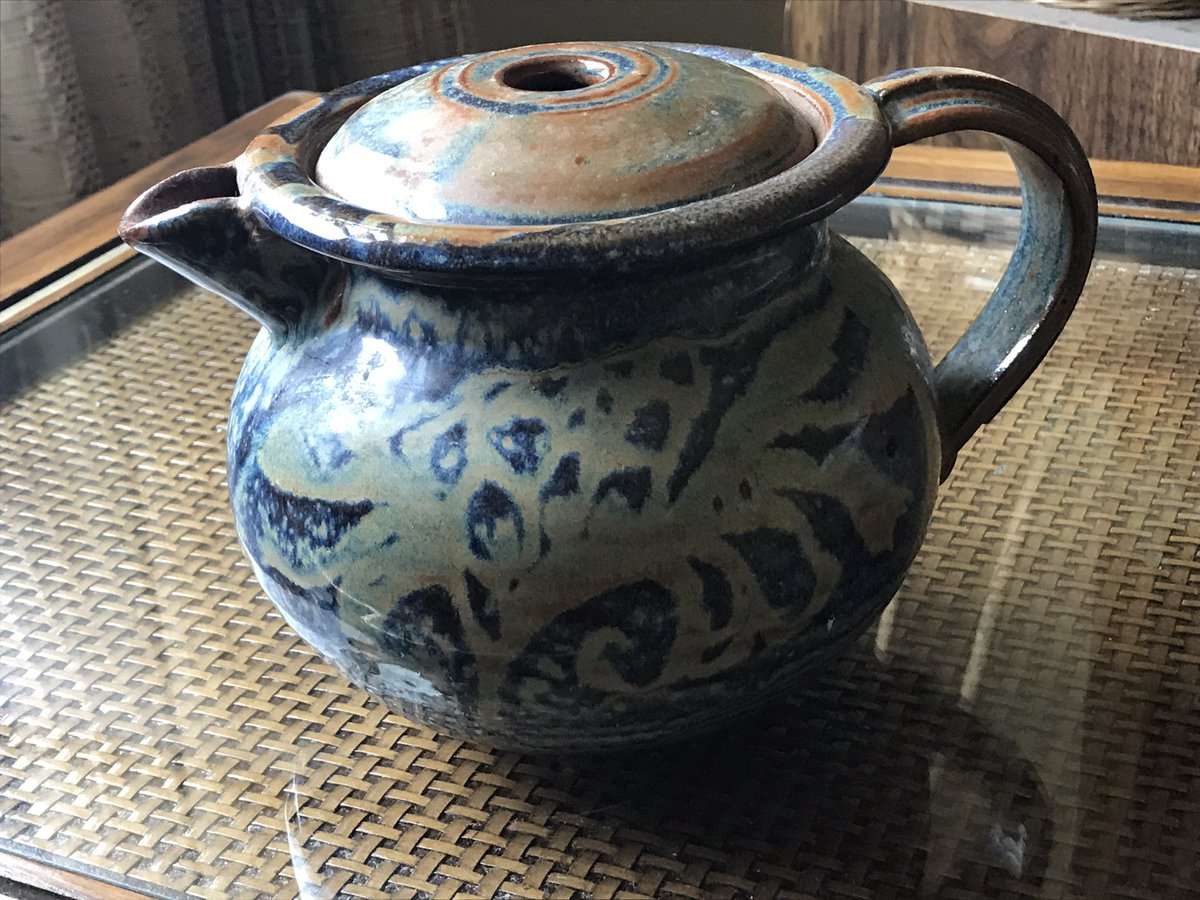 beesbirdstrees's tweet image. Learning about Blaisdell Pottery today, just found this treasure. #blaisdellpottery #pottery #teapots