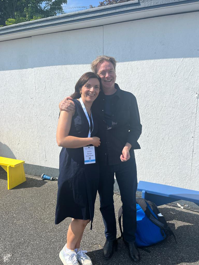 joanneemangan's tweet photo. What a great morning with the wonderful @davidmcw at the Grow Remote Summit! #makingremotework https://t.co/IQ7kWT3BrN