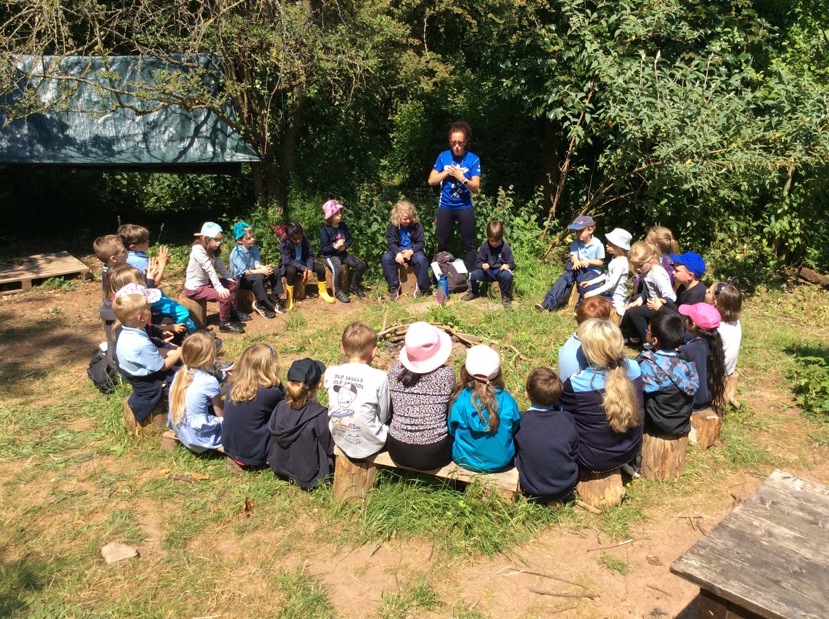 HambrookSchool's tweet photo. This afternoon #hambrook2 had a fantastic first forest school lesson with Mrs Appleton-Smith! They found treasures and made keepers of the forestπ https://t.co/40H9tQWcQq