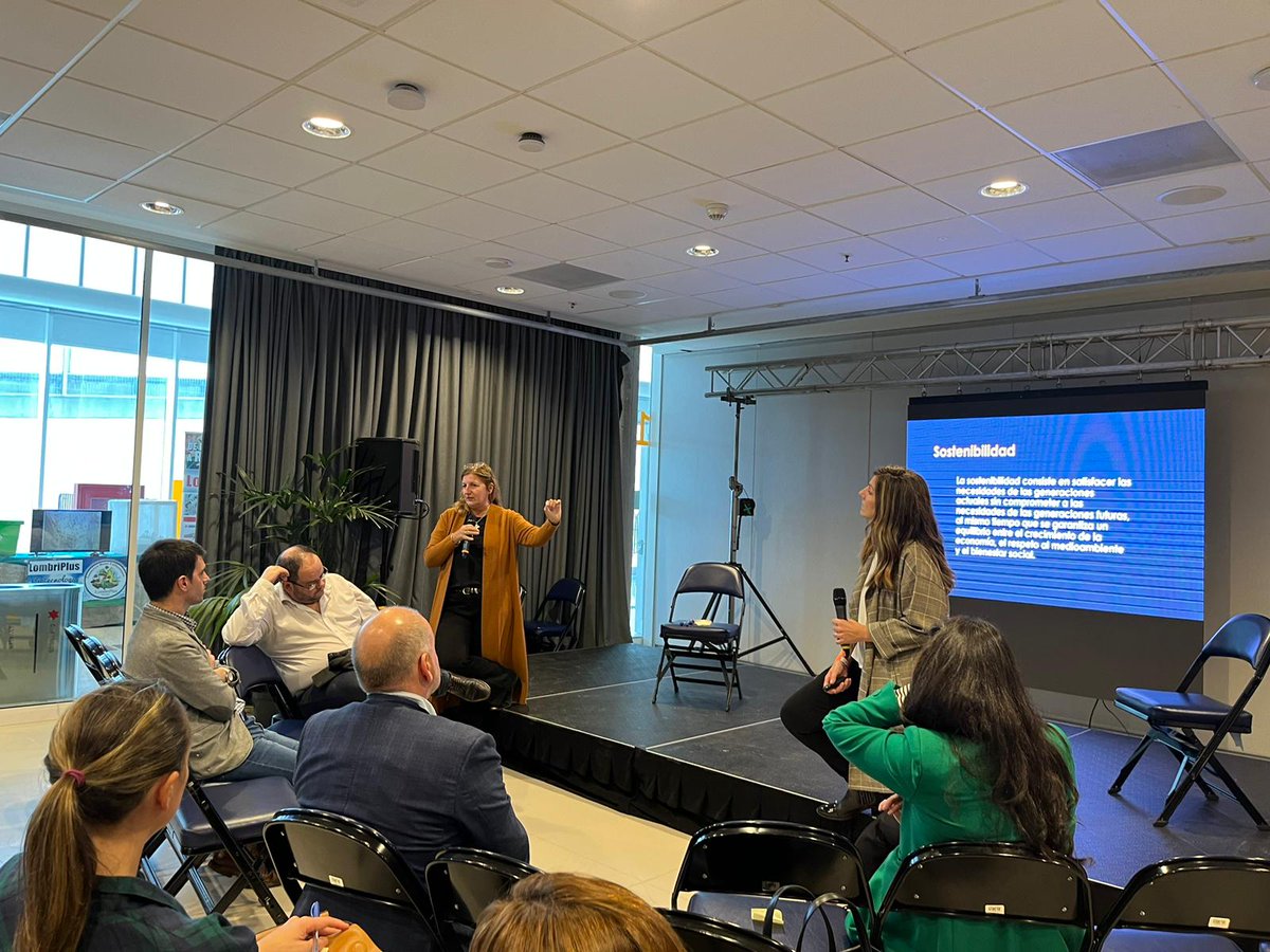 PwC Uruguay (@pwc_uruguay) on Twitter photo En el marco de la Expo Uruguay Sostenible, Patricia Marques (<a href="/pata_marques/">Patricia Marques</a>), socia de PwC Uruguay, llevó adelante el taller 'Idear: un camino hacia la sostenibilidad' junto a <a href="/m_chilibroste/">Mariana Chilibroste</a> como integrantes del Comité Ejecutivo de <a href="/DERES_uy/">DERES</a>. En el marco de la Expo Uruguay Sostenible, Patricia Marques (<a href="/pata_marques/">Patricia Marques</a>), socia de PwC Uruguay, llevó adelante el taller 'Idear: un camino hacia la sostenibilidad' junto a <a href="/m_chilibroste/">Mariana Chilibroste</a> como integrantes del Comité Ejecutivo de <a href="/DERES_uy/">DERES</a>.