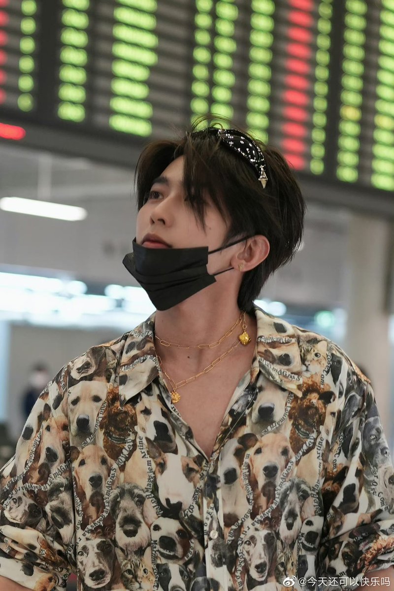 wengweng0802's tweet photo. Have fun 🥳See you at the concert

 #WelcomeCaiXukuntoThailand https://t.co/nYIkAmB0Wp