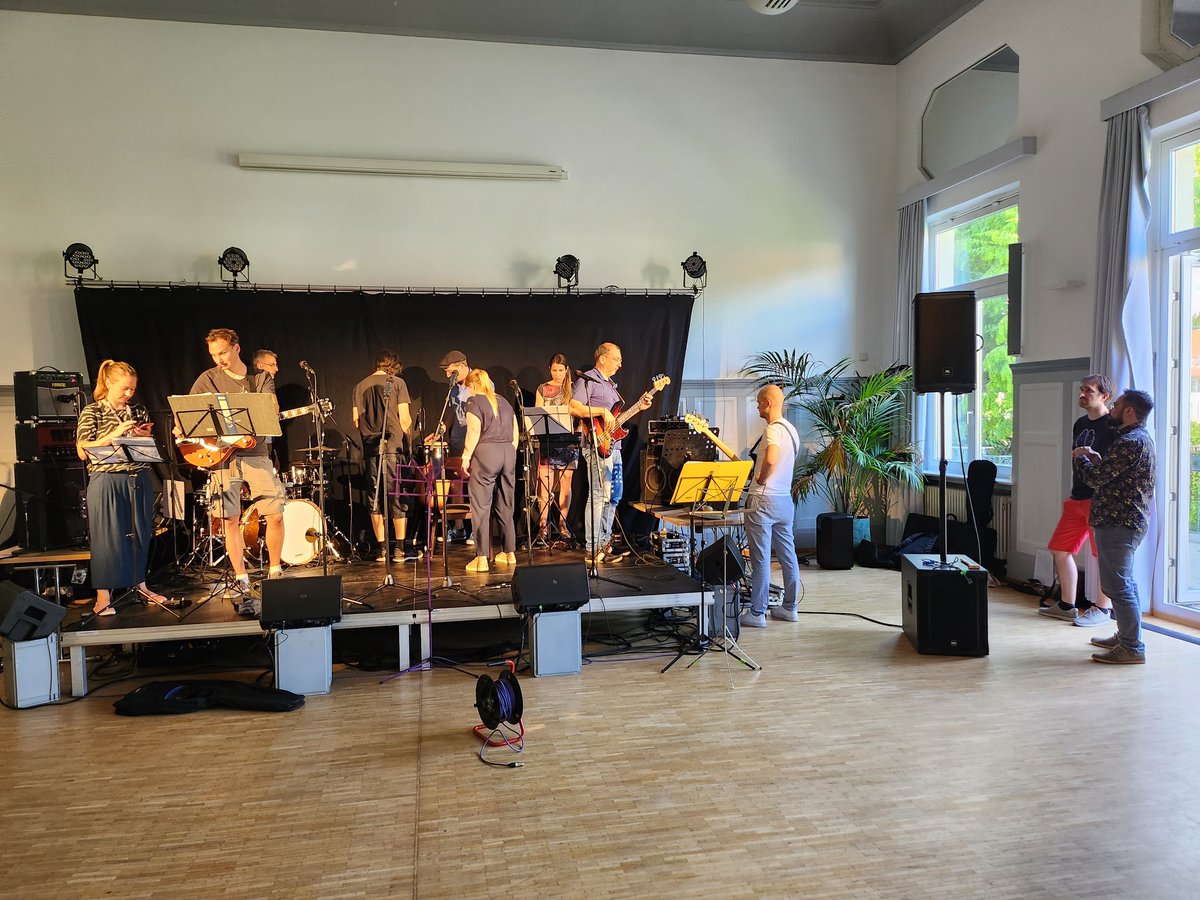 Beck_Sleep's tweet photo. @PuG2023 Pug Band Soundcheck in progress 🥳 https://t.co/cnEuzsF80z