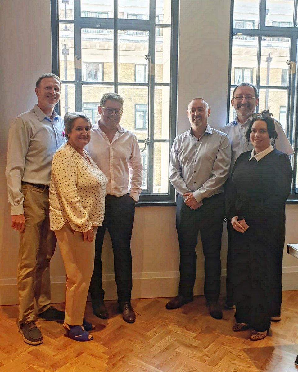 UKSteelWindows's tweet photo. Great day at the @swa_info AGM today at County Hall🪟

Great to be in a venue where #ASWS has worked on the windows in various parts of the building👏🏻

#AGM #steelwindows #countyhalllondon #architecture #refurbishment #windows https://t.co/0Zg39PuDtl