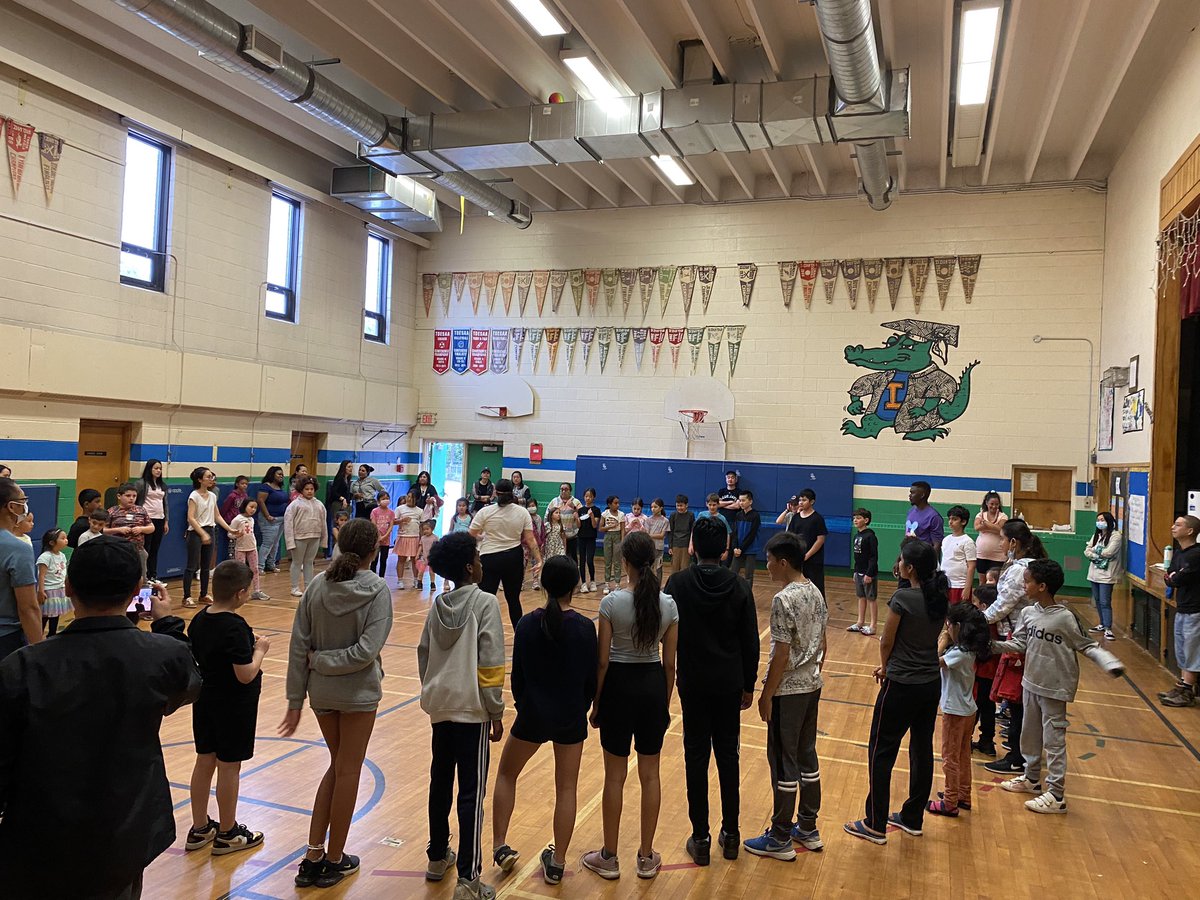 Thanks to the <a href="/XMovement_/">X Movement</a> team for taking our families through some fun activities that the students learned this week as part of their X-Me program. Valuable lessons about self-confidence, perseverance and stress management learned! <a href="/LC2_TDSB/">Learning Centre 2</a> @LN10Alvarez