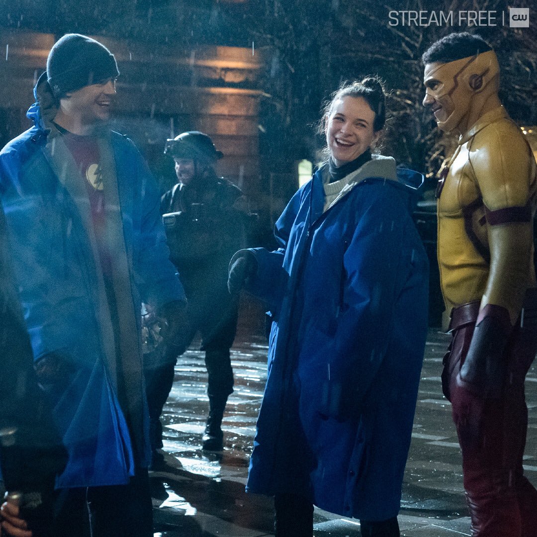 DPanabakerBR's tweet photo. Danielle Panabaker nos bastidores de The Flash 📸 via cwtheflash Instagram. https://t.co/5ebFwF0wtl