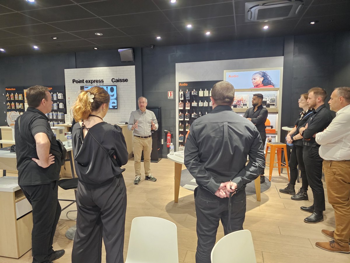 Agnès Desbuisson GDT (@agnesdesbuisson) on Twitter photo Journée dédiée aux vendeurs sur le Pro avant l ouverture officielle samedi 10 juin à partir de 9h30 de la boutique Orange Roncq.
<a href="/SarahJablonski9/">Sarah Jablonski</a> <a href="/CLOAREC17/">CLOAREC Christine</a> <a href="/gilles_combe/">Gilles Combe</a> <a href="/fredcolard/">Frédéric Colard</a> <a href="/ch_barbarin/">charles barbarin</a> <a href="/morgandubar1/">Dubar</a> <a href="/thierrymarigny/">Thierry Marigny</a> <a href="/natachawawrzyn1/">Wawrzyniak</a> Journée dédiée aux vendeurs sur le Pro avant l ouverture officielle samedi 10 juin à partir de 9h30 de la boutique Orange Roncq.
<a href="/SarahJablonski9/">Sarah Jablonski</a> <a href="/CLOAREC17/">CLOAREC Christine</a> <a href="/gilles_combe/">Gilles Combe</a> <a href="/fredcolard/">Frédéric Colard</a> <a href="/ch_barbarin/">charles barbarin</a> <a href="/morgandubar1/">Dubar</a> <a href="/thierrymarigny/">Thierry Marigny</a> <a href="/natachawawrzyn1/">Wawrzyniak</a>