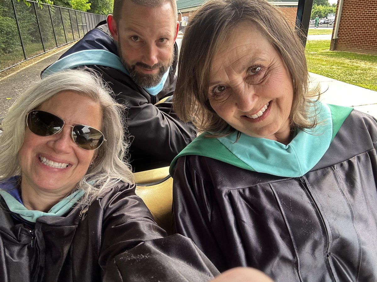 We out! #classof23 #lvhsgraduation ⁦<a href="/lvhssca/">LVHS STUDENT COUNCIL</a>⁩ ⁦<a href="/LVHS_official/">Loudoun Valley HS</a>⁩