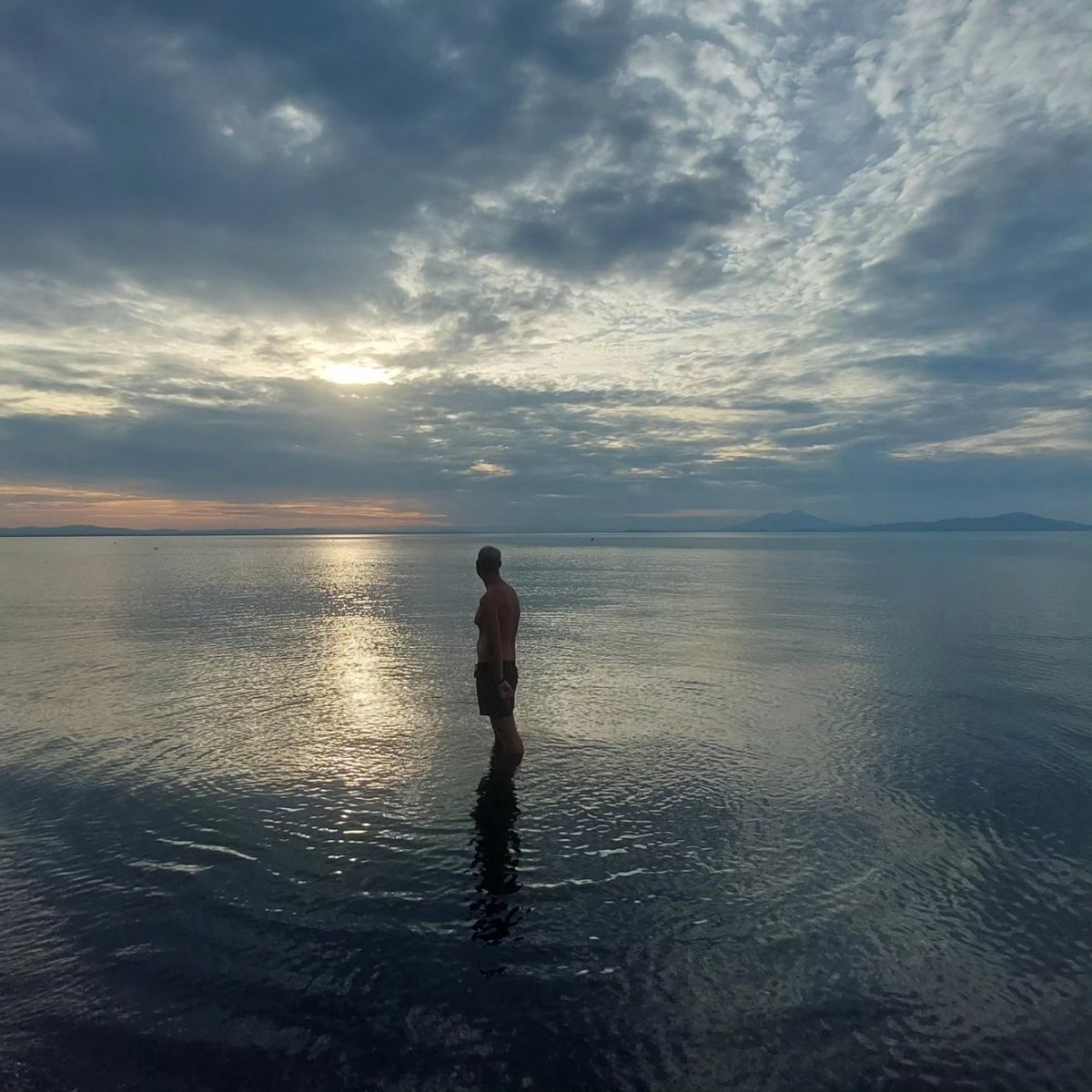 daveandbecca's tweet photo. Nicaragua really is "the land of lakes &amp; volcanoes"! 

The beautiful lake island of Ometepe is full of nature. We spent our days swimming in the lake, kayaking, bird &amp; wildlife watching 🐊🦦🐢🐒

#travelnicaragua #Nicaragua #nicaraguatravel #landoflakesandvolcanoes #ometepe https://t.co/wKzrseYaoi
