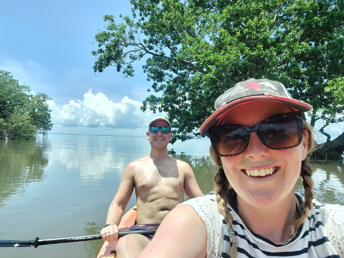 Nicaragua really is 'the land of lakes & volcanoes'! The beautiful lake island of Ometepe is full of nature. We spent our days swimming in the lake, kayaking, bird & wildlife watching 🐊🦦🐢🐒 #travelnicaragua #Nicaragua #nicaraguatravel #landoflakesandvolcanoes #ometepe