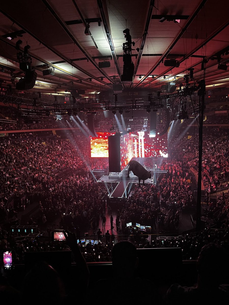 @TheGarden Gotta be Roger Waters #thisisnotadrill