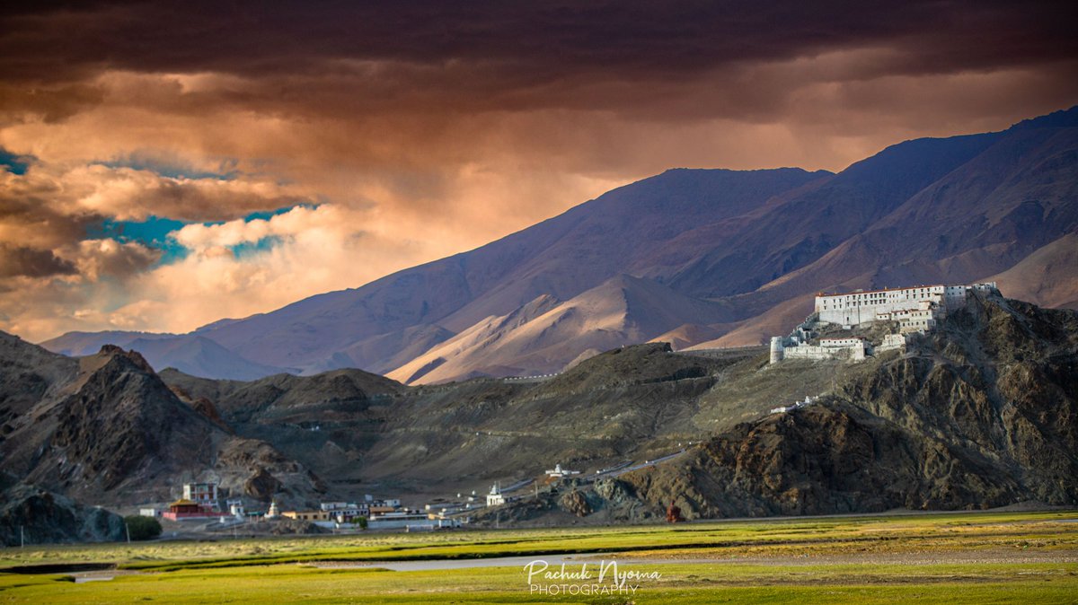 PachukNyoma11's tweet image. Lost in the serenity of the Hanle Monastery, as the sky paints its own masterpiece. Nature's beauty never fails to leave me in awe. #HanleMonastery #BreathtakingSkies #NaturePhotography @CanonUKandIE @NatGeoTravel @incredibleindia @utladakhtourism @thebetterindia