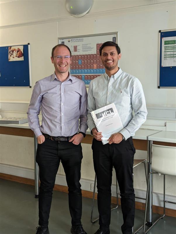 Massive Congratulations to Dr. Haque on passing your Viva! 🎉 Thanks to @mitchell_chem and Jim Anderson for examining . Best of luck for the future at @GSK! 🥼🧪
