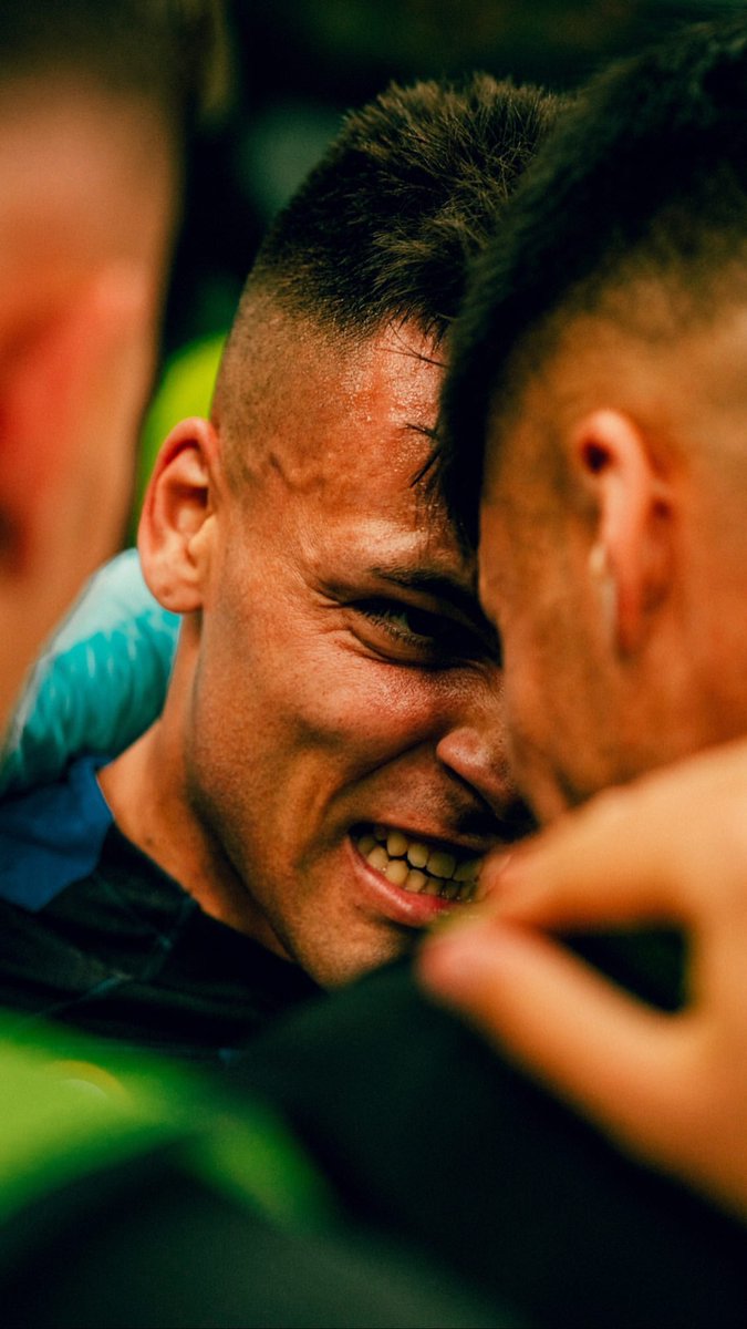sgirlxinter's tweet photo. “Ci vogliono personalità, coraggio, petto in fuori e testa alta."

IL CAPITANO LAUTARO JAVIER MARTINEZ DA BAHÍA BLANCA GASA E CARICA https://t.co/SZb7JohA7z