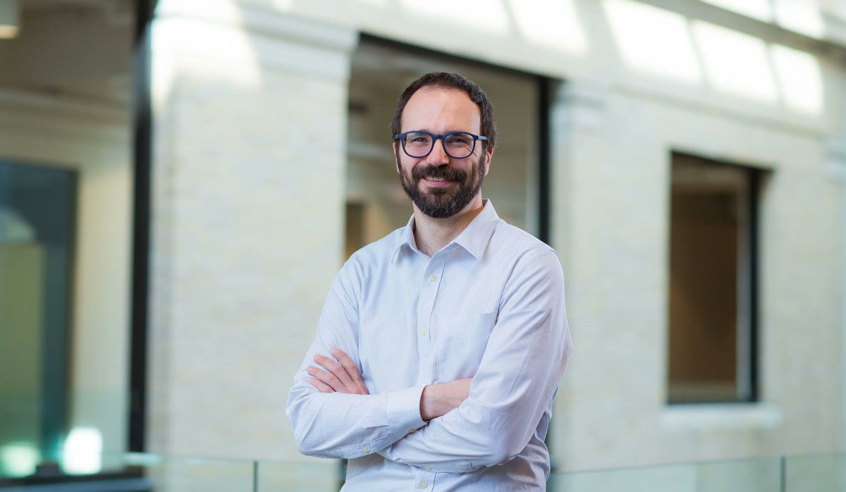 Professor Rafael Gomez-Bombarelli won the inaugural Common Ground Award for Excellence in Teaching, which is given by @MIT_SCC to faculty who have made exceptional contributions to teaching classes with substantial computing content.