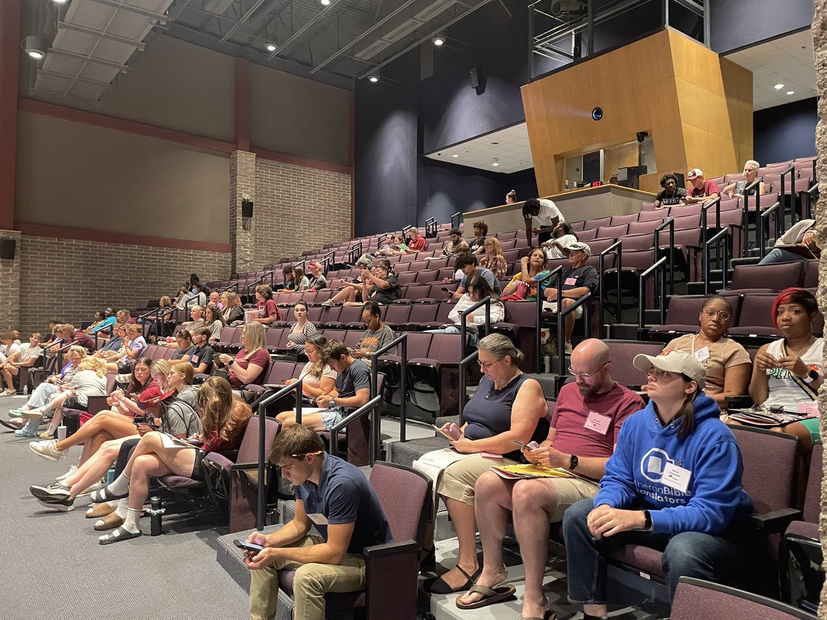 DeeSiscoe's tweet photo. Welcome to Missouri State University! New Bears join us for SOAR… summer classes start Monday! @BearsFamilies @MissouriState @MSUnewbears @msu_studentaffa https://t.co/5TNh1lPnx9