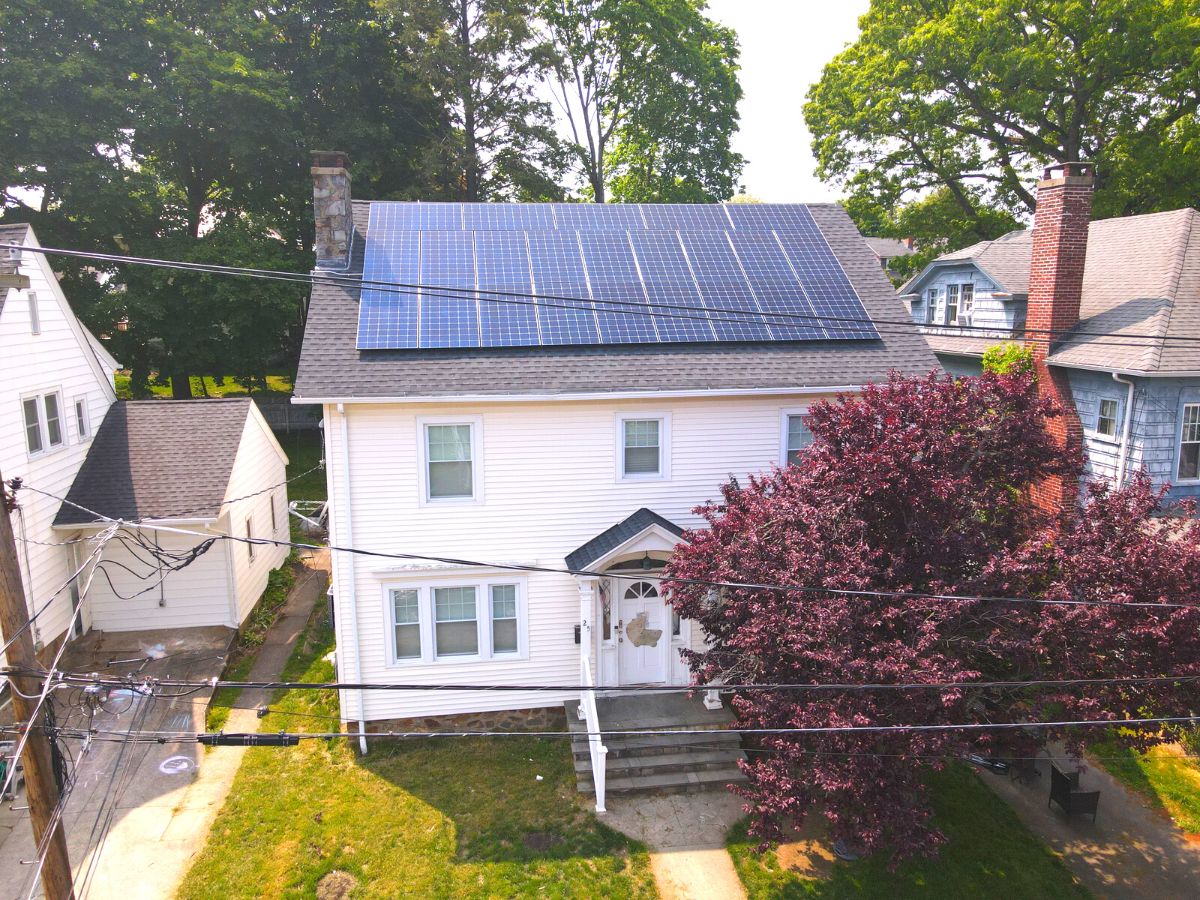 🌞 Premier Improvements Solar Shines Bright in Waterbury, Connecticut with ANOTHER Solar Installation 🌞

#premierimprove1 #waterbury #waterburyct #watertownct #meridenct #cheshirect #naugatuckct #solarpanels #seymourct #derbyct #oxfordct #southingtonct #wolcottct #bristolct