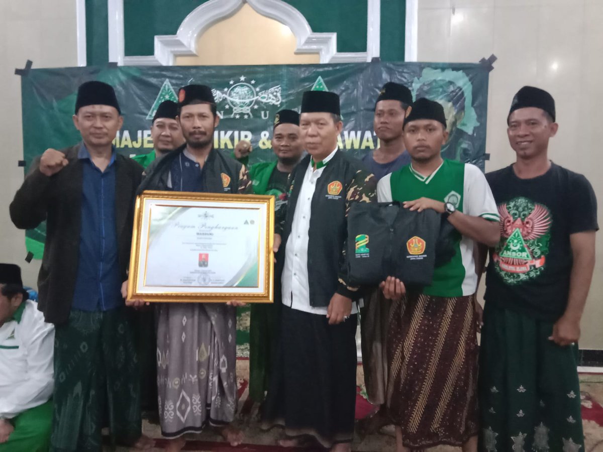 Ecko29502961's tweet photo. Jumat, 09/06/2023
Giat Rutinan Majelis Dzikir &amp; Sholawat Rijalul Ansor PAC GP Ansor Bangil, Bertempat di Musholla Lailatul Qadar Gajah Pogar Bangil https://t.co/AcOCkBSM2N