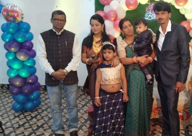 ProfSubashNayak's tweet photo. #କଟକ
ମୋ ଧର୍ମପତ୍ନୀ @SahooTulasi 
 ଙ୍କ ପିଉସା ପୁଅ ଭାଇ ପୁଅ #ଯଏସ ର ସ୍ୱନକ୍ଷେତ୍ର ଉତ୍ସବ ଯୋଗଦାନ କରି ଆର୍ଶୀବାଦ ପ୍ରଦାନ କରିଲୁ  l https://t.co/quoiJDjvvs