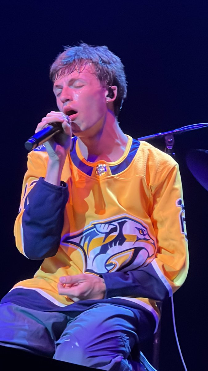 astuarykings's tweet photo. ✨ feeding the peter stans because I miss him ✨
| icy nashville | #icynashville #petermcpoland https://t.co/2jx9TqIBtf