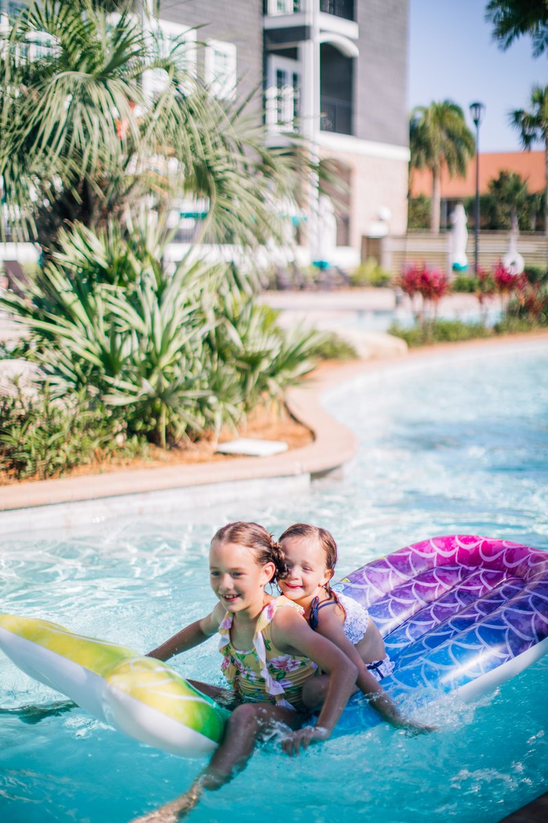 Don't wait for the weekend to float away to your happy place. Enjoy savings of up to 33% when you book a 3-night stay with us between Sunday and Thursday.

Learn more: bit.ly/424CLc2