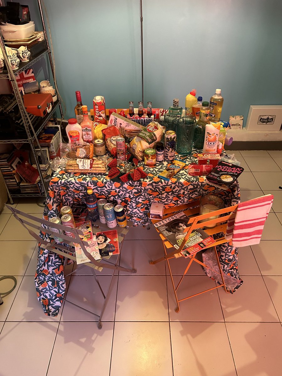 ClorddeWinter's tweet photo. L’actualité étant trop tranchante (jeu de mots pourri !), vous avez besoin dans votre TL de distraction /1.
Voici un #haul de lord de Winter, puisque ça faisait longtemps. Y a de la #boisson #lesboissonsdelorddewinter (bientôt une critique) et des #sheetmasks car #backtobasics.😎 https://t.co/R4dMRtDVdS