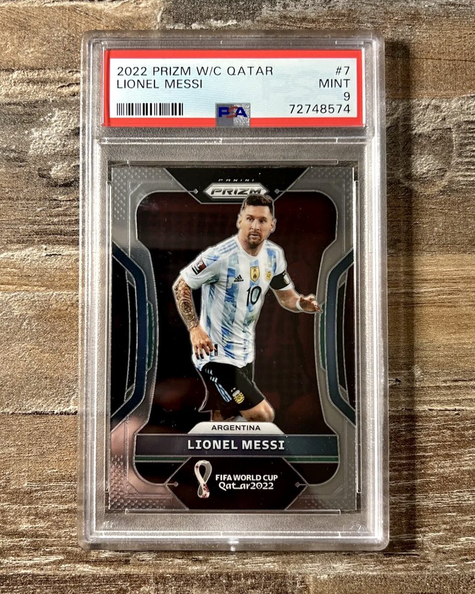gurucollects's tweet photo. 🇺🇸 LIONEL MESSI GIVEAWAY 🇺🇸

I'm giving this card to someone random who LIKES this tweet! (Must be following me so I can DM you if you win!) https://t.co/vpCocz1Vkw