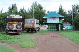 goldfishpr's tweet photo. #Sankok's #tiktok marketing ploy for his 28 acre hotel gone awry.
It appears aimed at 'trapping' a helpless woman in an enclosure from which she has little choice and power over her movements and freedom.
This way, the man wins-can do all!
#dennisItumbi #annekiguta https://t.co/6CNwJyDr4u