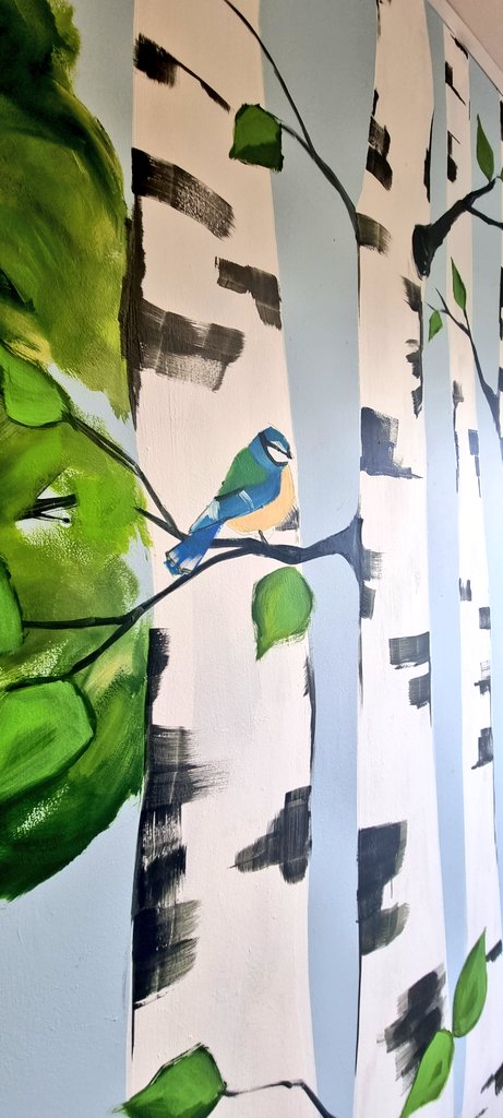 HeatherWardLPT's tweet photo. Last month we were excited to have a wonderful artist come to the ward and paint this beautiful mural on our art room wall. Thanks to @Raising_Health_ for the funds to creat such a therapeutic environment for our patients. 

@BradgateUnit @BmhuNewsletter https://t.co/dSJ0SF1wI3