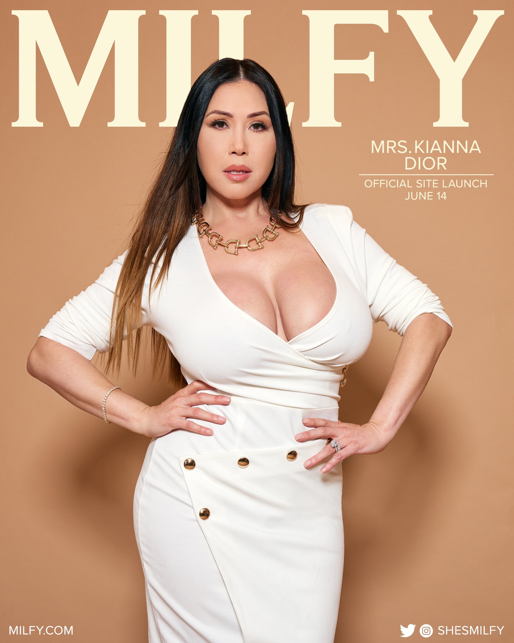 Kianna Dior on Twitter "Do you like mommies new power suit? 🥵 RT