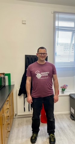 Congratulations to Ross from Torquay who successfully started work in Turning Heads Community Kitchen following additional support time with his Work Coach who referred him to a work experience placement. Fantastic news showing how additional support makes such a difference!