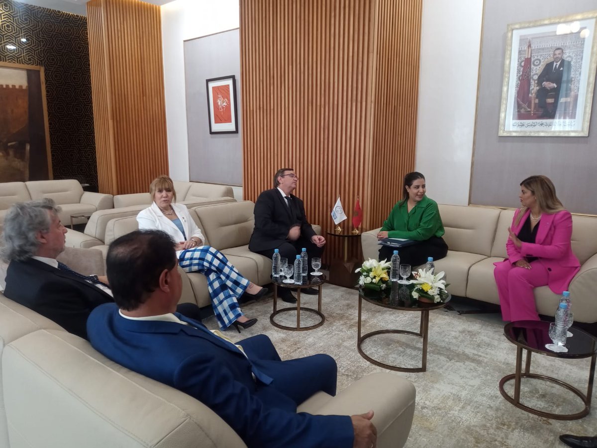 #Hoy, <a href="/PARLASUR/">Parlamento MERCOSUR</a> y la Presidenta de Asuntos Exteriores de Marruecos, <a href="/nadia_bouaida/">Nadia BOUAIDA - نادية بوعيدا</a>, dialogaron sobre integración. El objetivo: fortalecer vínculos y potenciar la cooperación #MERCOSUR-#Marruecos. Intereses comunes guían nuestro futuro. 🇦🇷🇧🇷🇵🇾🇺🇾🇲🇦 #DiplomaciaParlamentaria