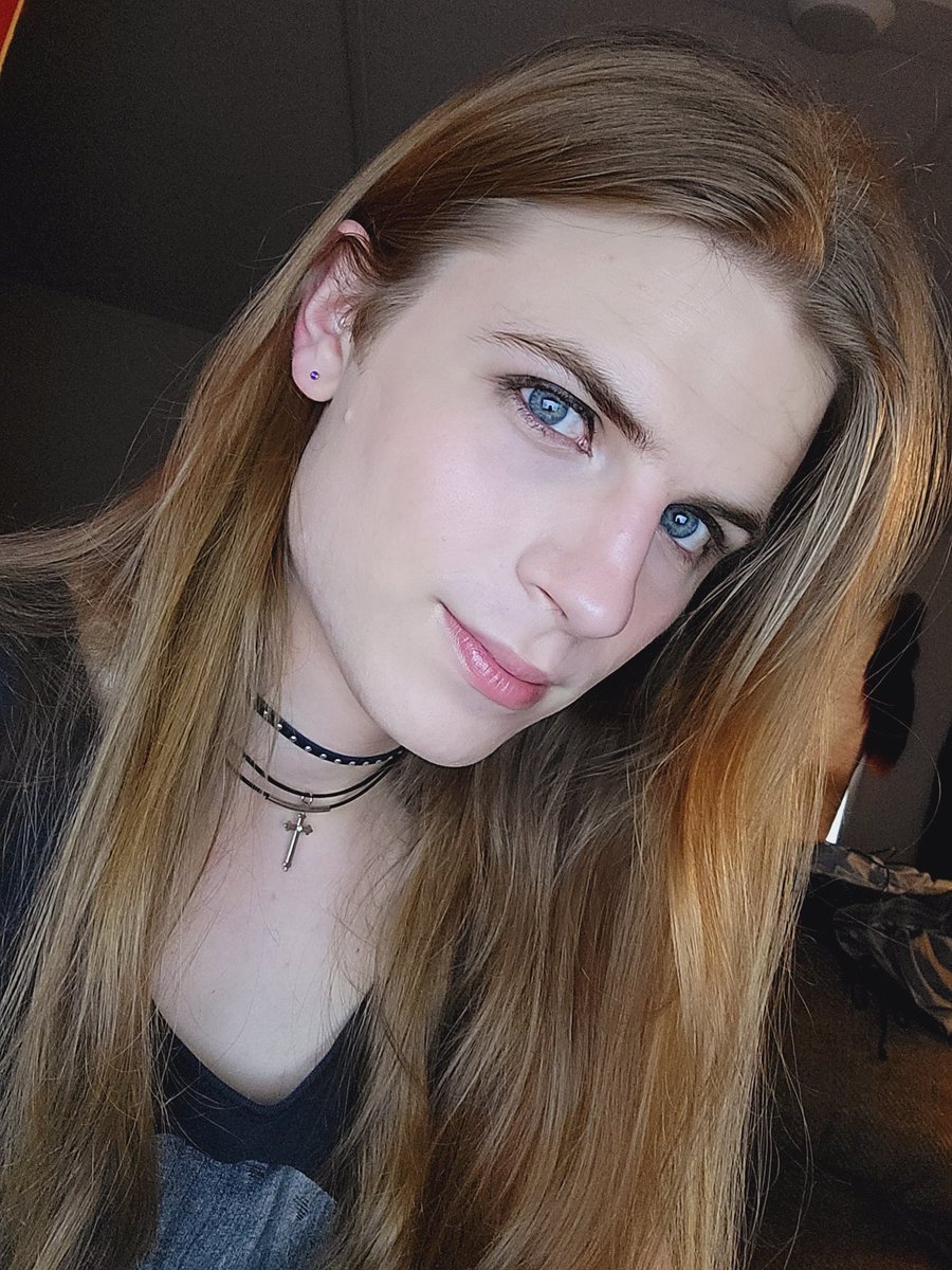 MattyHasFans's tweet image. I'm still learning the ins and outs of makeup, but this didn't come out half bad!

I swear I'll be more active soon, but as a good friend of mine once told me:

"Life is fucking Relentless"

I'll try to be more active, haha

#Femboy