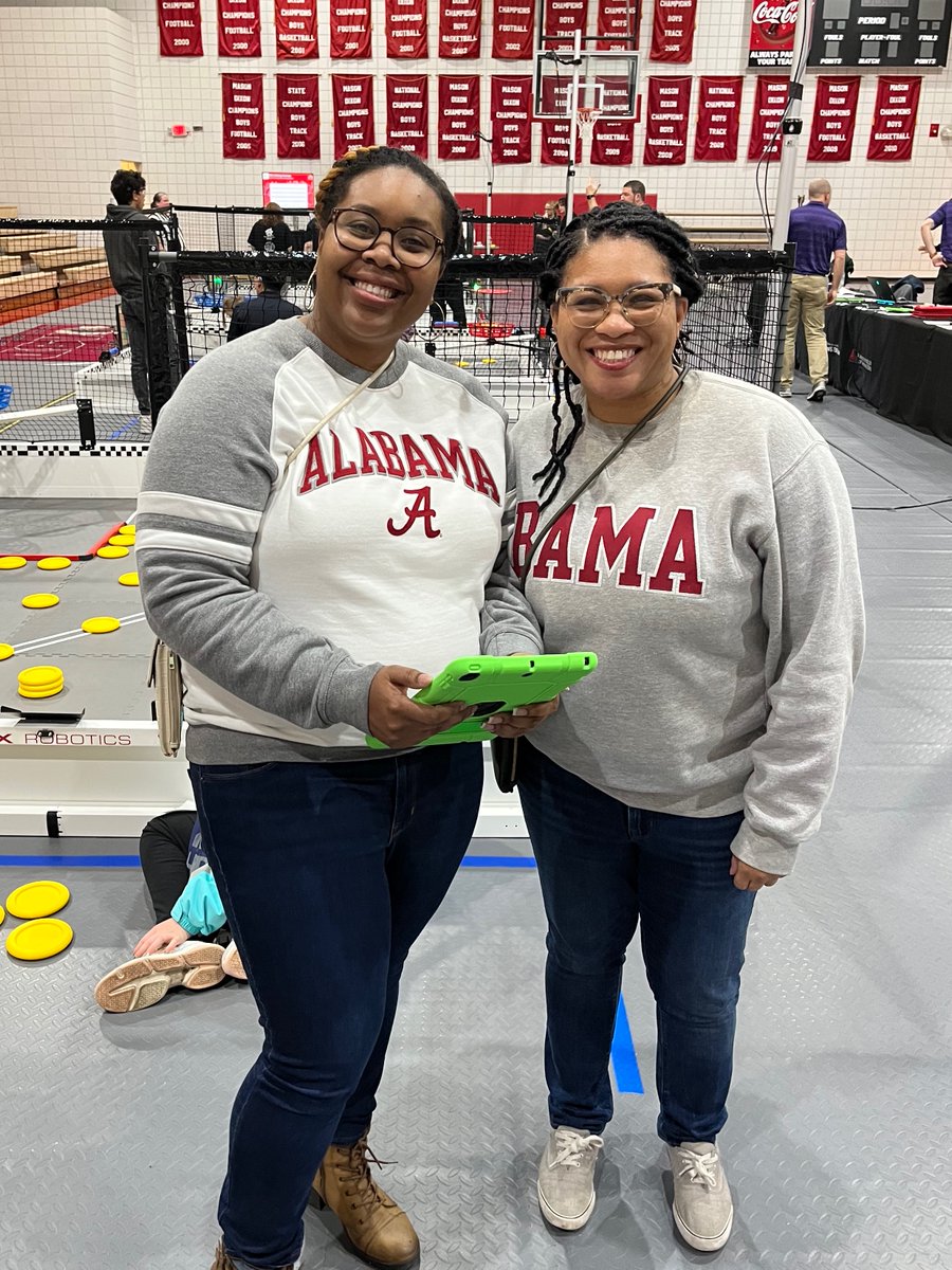 #SchoolPartnerships Mini Grant Awardees Felicia Smith &amp; Chalandra Gooden volunteer at the Alabama School for the Deaf National Robotics Competition. 🤖🏆