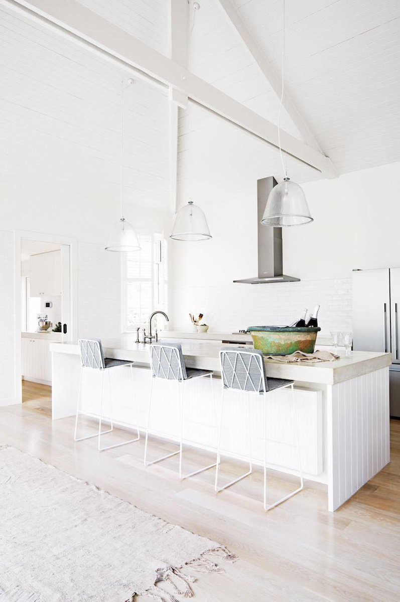 COCOCOZY's tweet photo. Bright white kitchens https://t.co/uJ6pumjYor https://t.co/GrYkmT9jCk