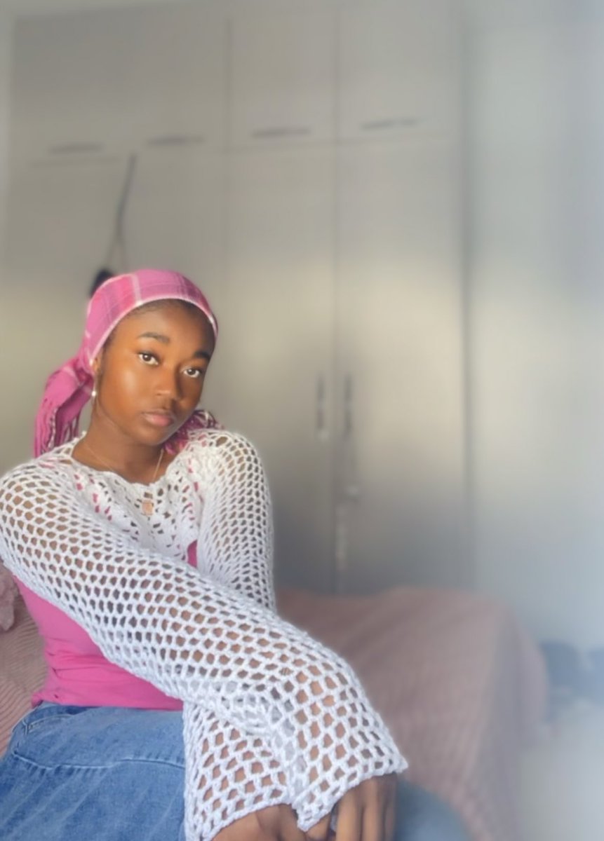 I think Pink looks good on me 🥰🙃 
#shrug #crochet #prettygirls #Trending