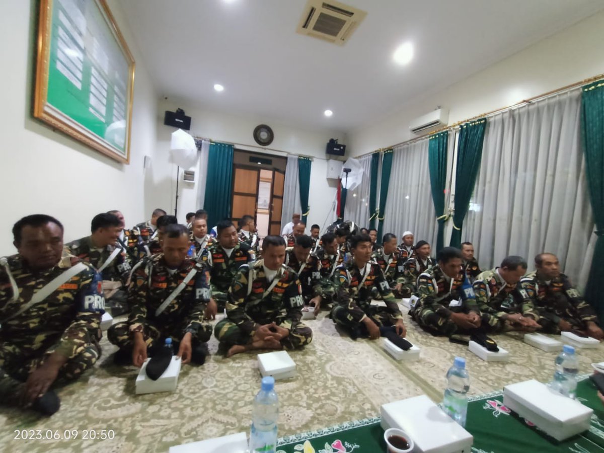 pcgpansordemak's tweet photo. Rapat Konsolidasi
Satsus CPB ( Crops Provost Banser ) Satkorcab Banser Demak. Aula Masjid Agung Demak, Jum'at, 9/6/23.
#ansorbanserdemak https://t.co/Vu2akjjpqW