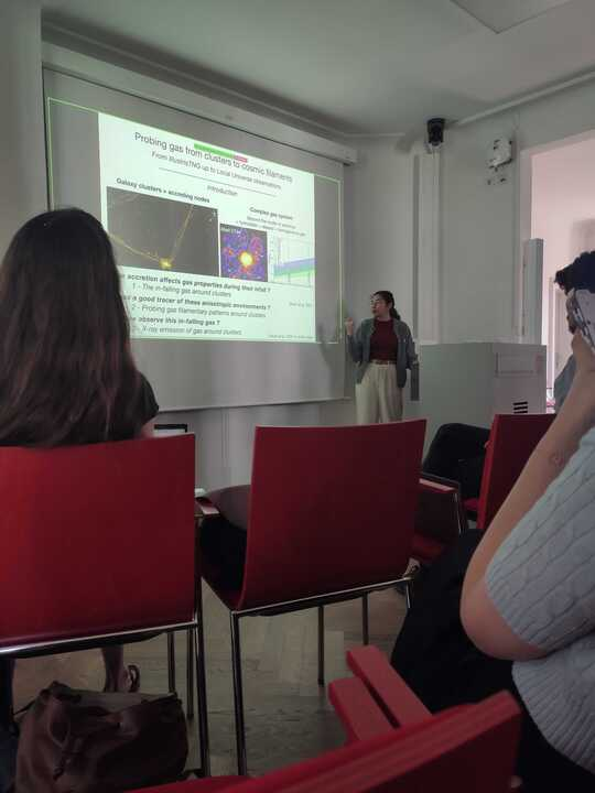 ByoPic_ERC's tweet photo. @celine_gouin presenting her latest results at the CLUES meeting in Munich @clas_lmu https://t.co/sBo3W2Z0oN